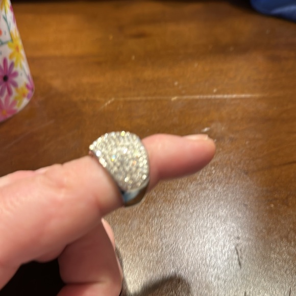 Beautiful women’s cz ring - Picture 3 of 4